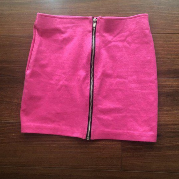 Divided Dresses & Skirts - 🌲🎁Barbie pink mini skirt with zipper Divided Dresses & Skirts - 🌲🎁Barbie pink mini skirt with zipper